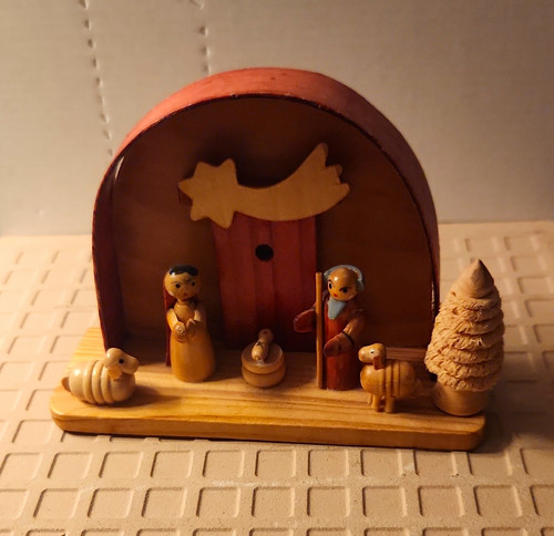 Handgearbeitete holzkrippe - handgearbeitete,