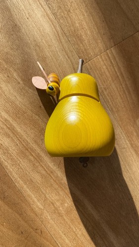 Pewo spardose birne mit biene - spardose,