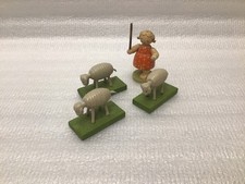 Altes  Mädchen mit Stab + 3